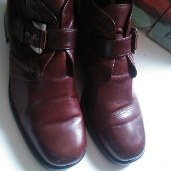Van Eli Shoes - 🎉PRICE DROP🎉VANELI brown leather bootie 12M